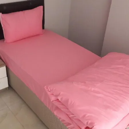 Ideal Hotel *